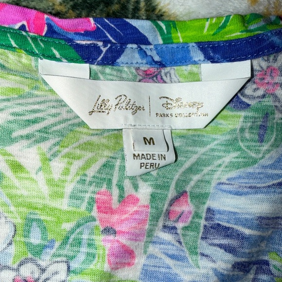 Lilly Pulitzer Disney Parks short sleeve Vibrant Floral V-Neck Tee Minnie,Daisy - Picture 6 of 9